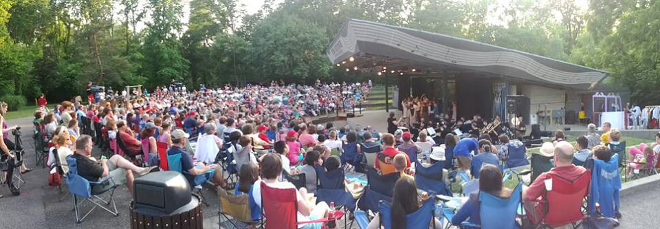 packed blue ash amphitheater